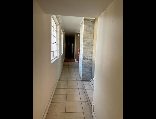 700M² OFFICE FOR SALE IN DUNKELD WEST